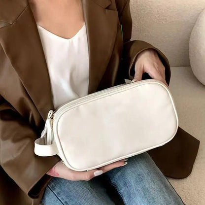 Large Capacity Makeup Bag with Compartments 1 Count Portable Cosmetic Storage Bag Zipper Makeup Organizer Pouch Waterproof Versatile for Travel Outing Daily Use